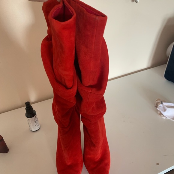 Red Steve Madden 💯 Suede Boots - Picture 7 of 8